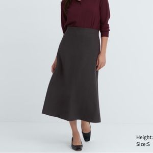UNIQLO a line flare skirt NWT dark brown/dark grey